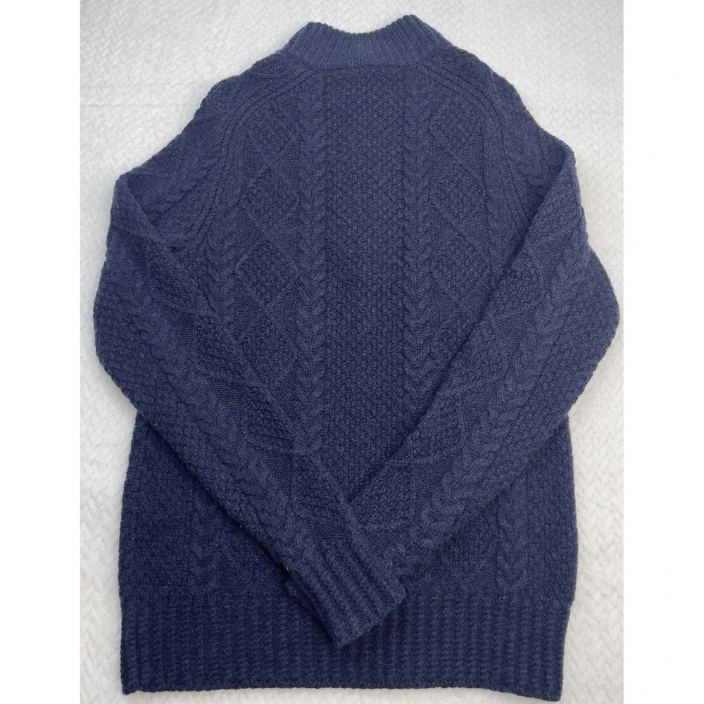 Vtg Brooks Brothers Knitwear 100%Merino Wool Size XS Fit‎ To Small.